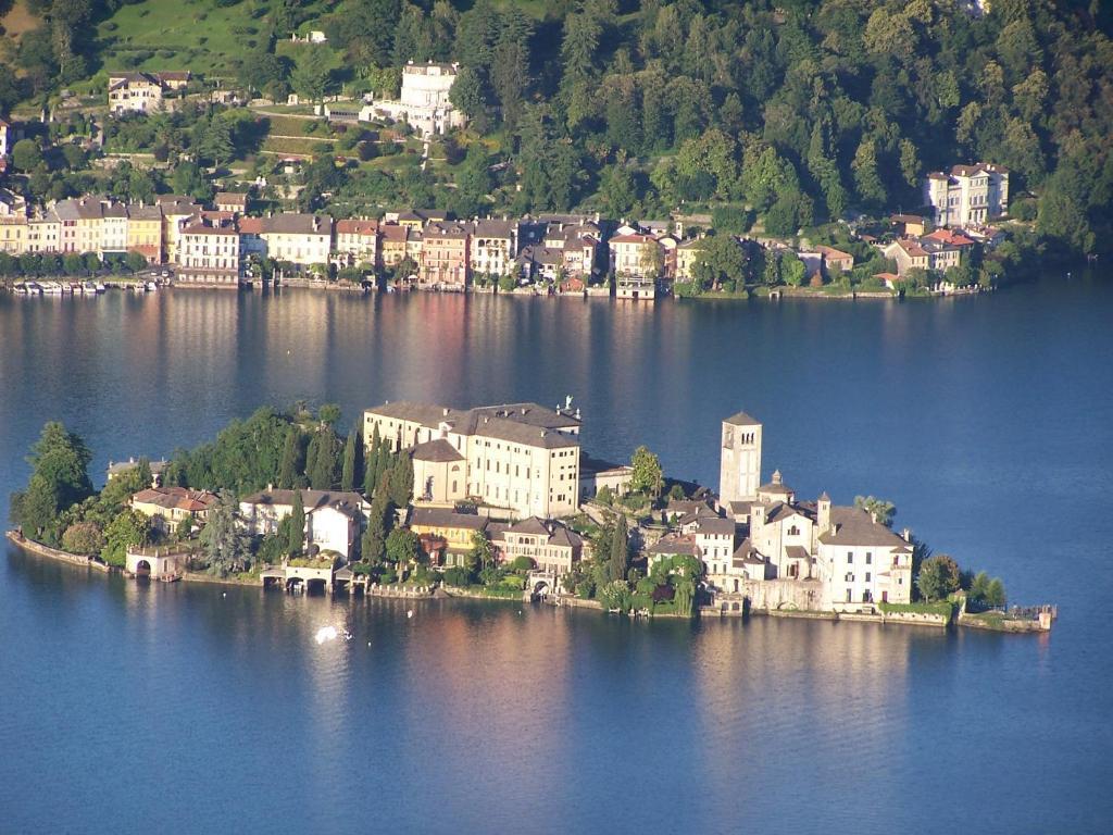 Hotel Panoramico Lago D'Orta (Adults Only) Madonna Del Sasso Dış mekan fotoğraf