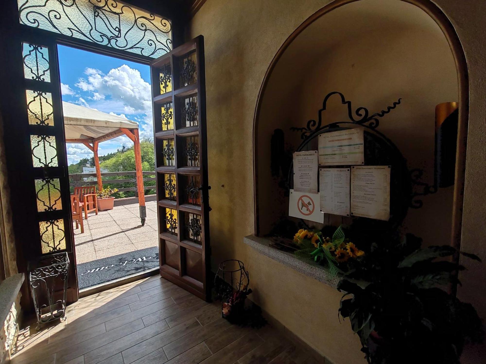 Hotel Panoramico Lago D'Orta (Adults Only) Madonna Del Sasso Dış mekan fotoğraf