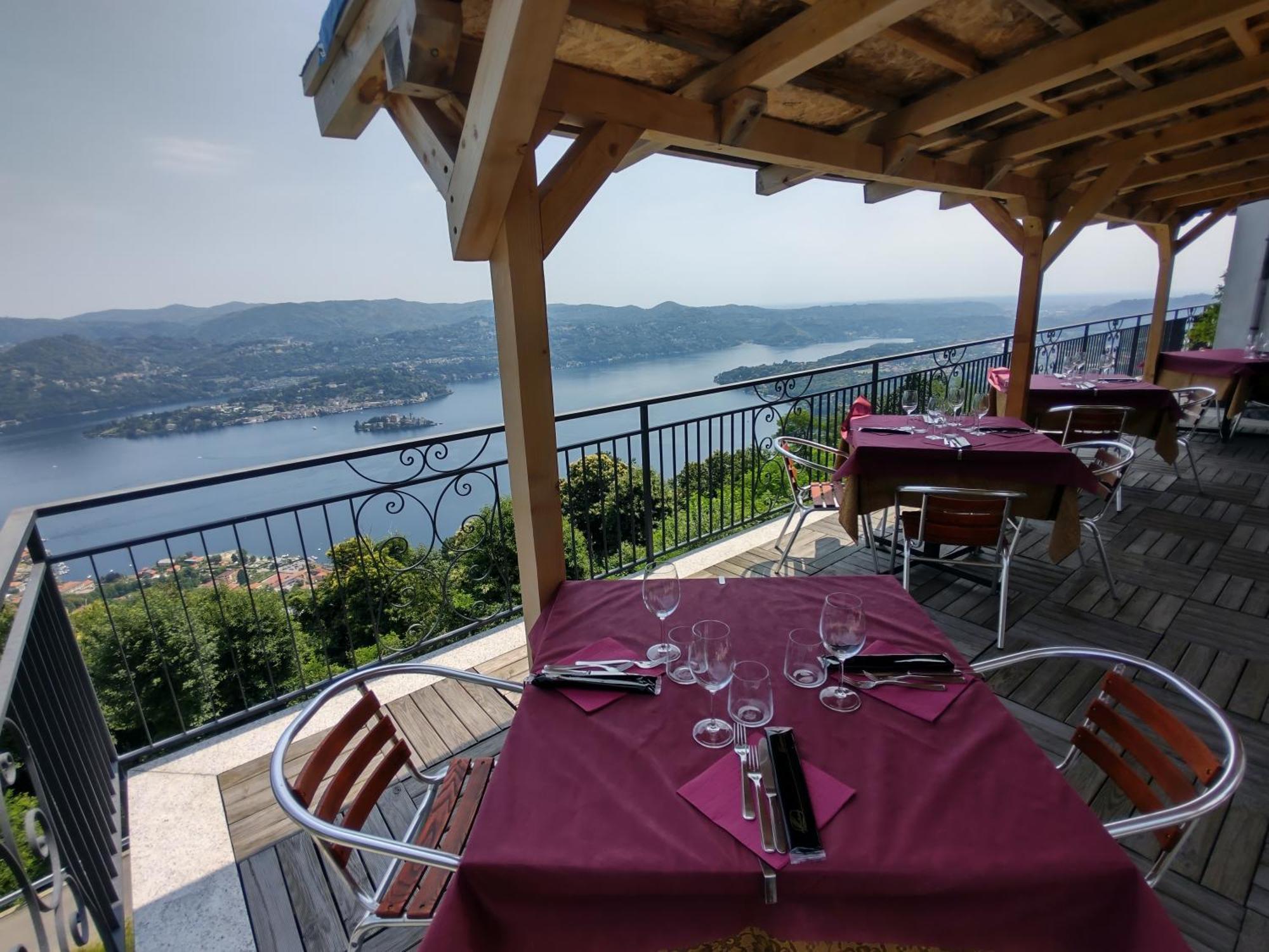 Hotel Panoramico Lago D'Orta (Adults Only) Madonna Del Sasso Dış mekan fotoğraf