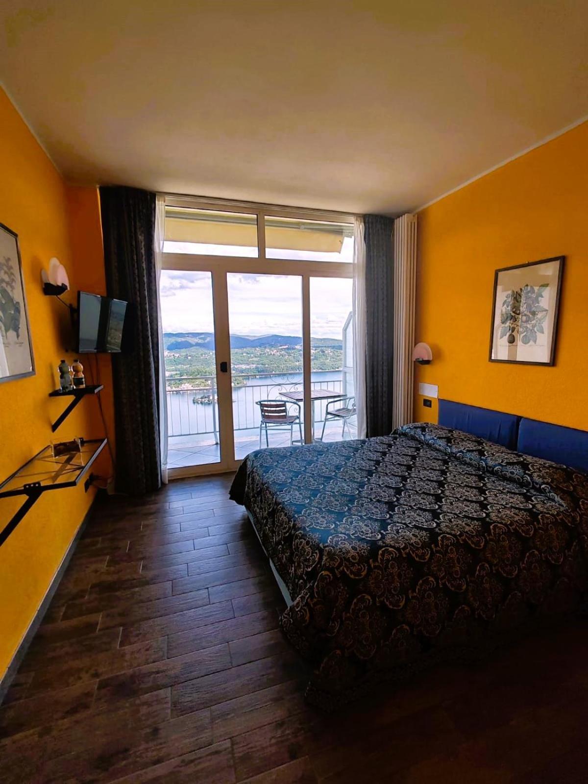 Hotel Panoramico Lago D'Orta (Adults Only) Madonna Del Sasso Dış mekan fotoğraf