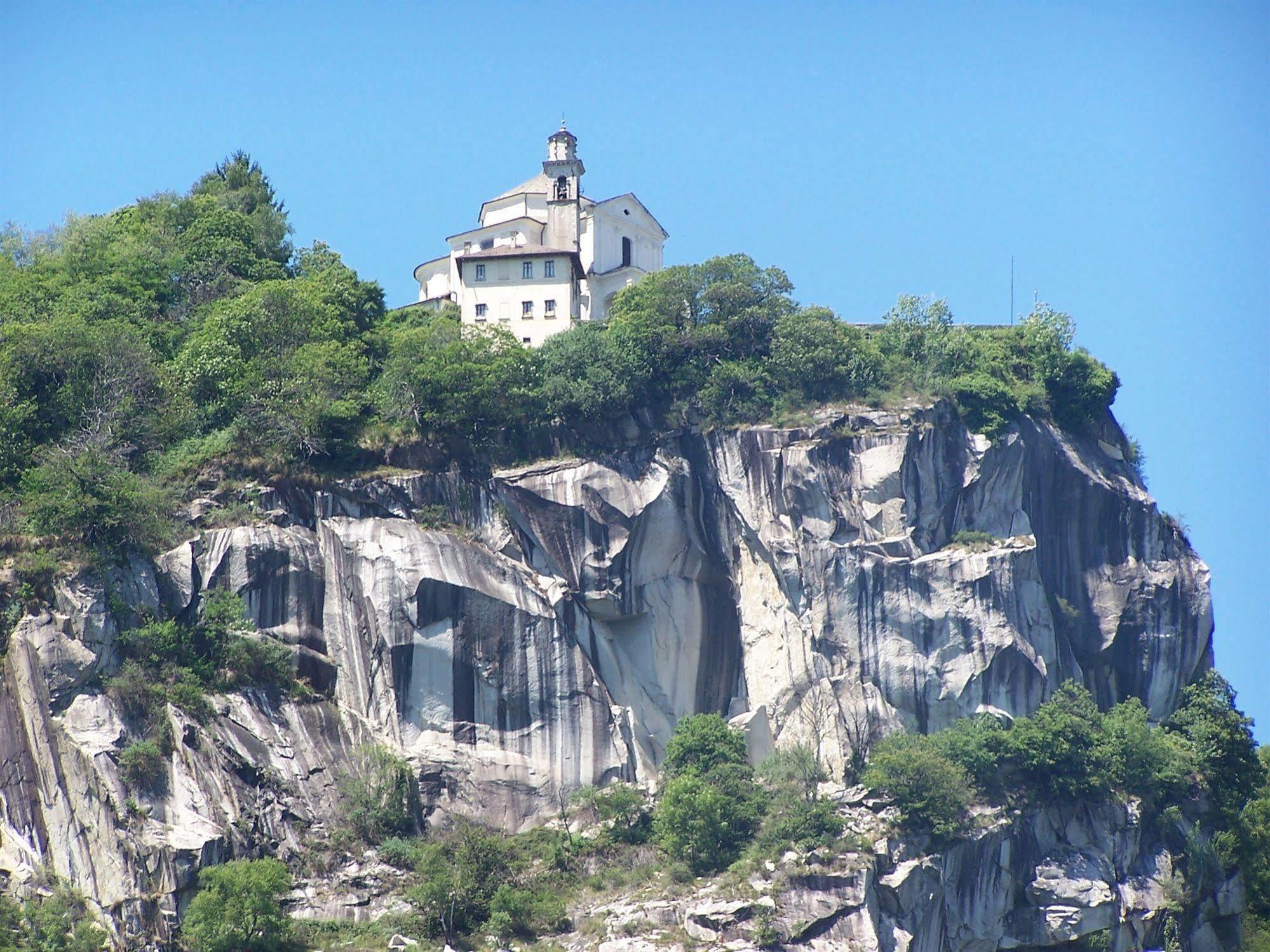 Hotel Panoramico Lago D'Orta (Adults Only) Madonna Del Sasso Dış mekan fotoğraf