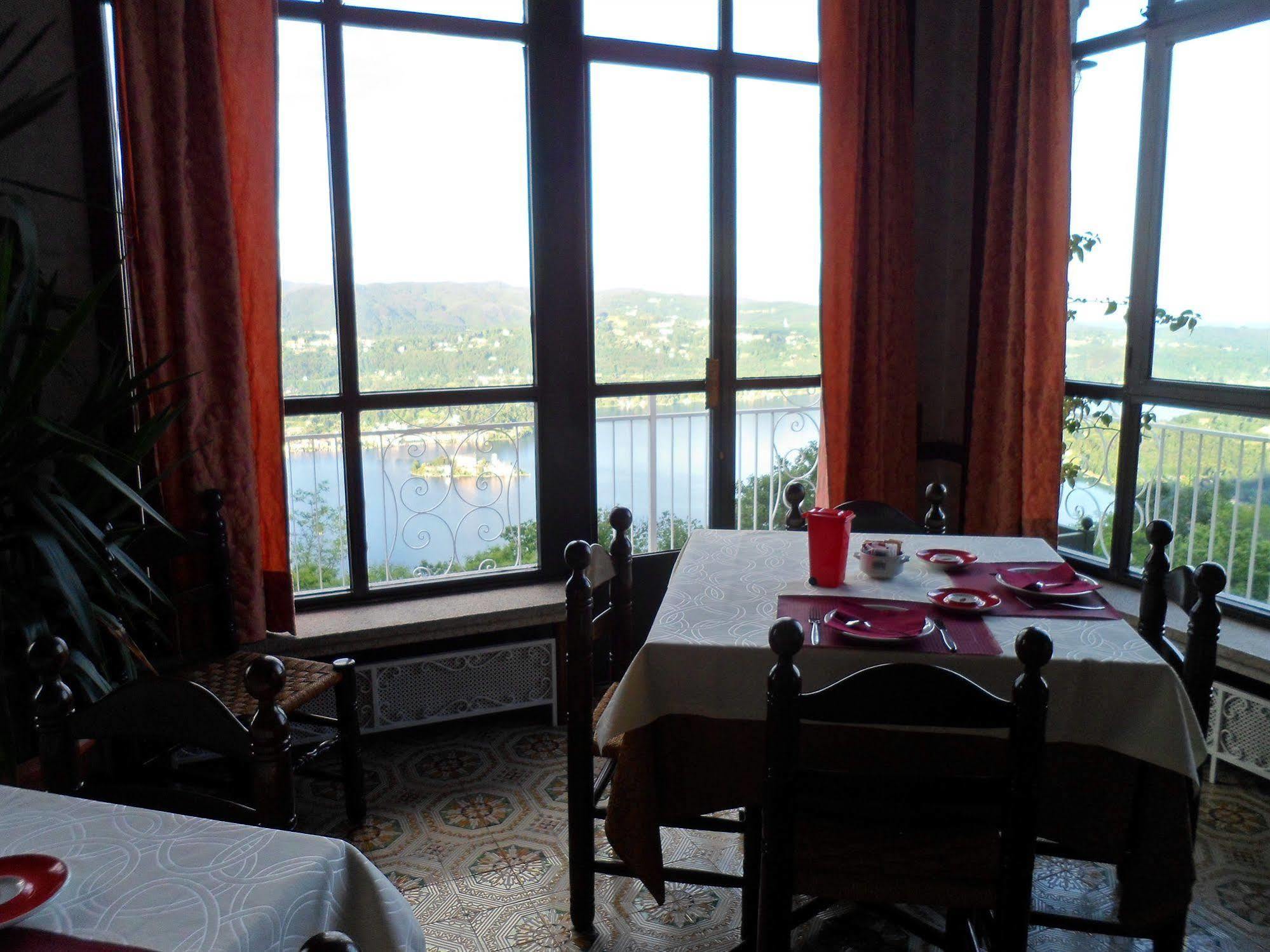 Hotel Panoramico Lago D'Orta (Adults Only) Madonna Del Sasso Dış mekan fotoğraf