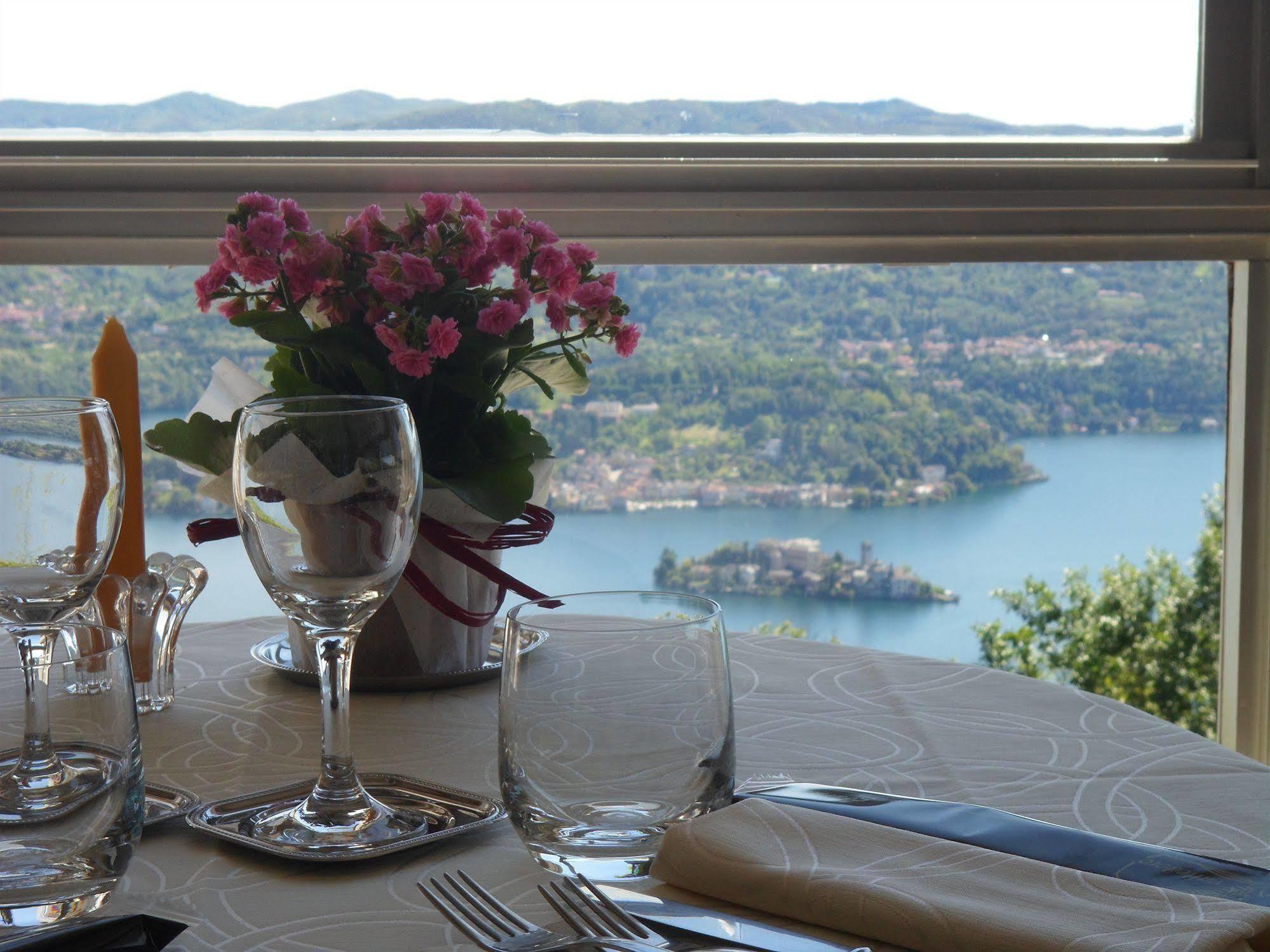 Hotel Panoramico Lago D'Orta (Adults Only) Madonna Del Sasso Dış mekan fotoğraf