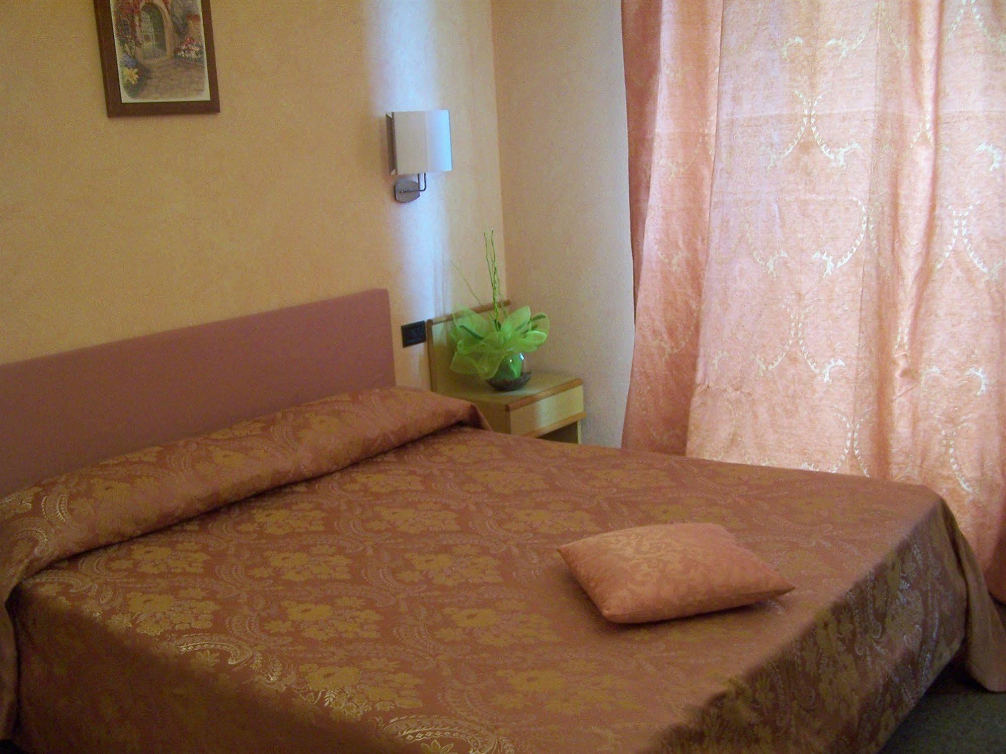 Hotel Panoramico Lago D'Orta (Adults Only) Madonna Del Sasso Dış mekan fotoğraf
