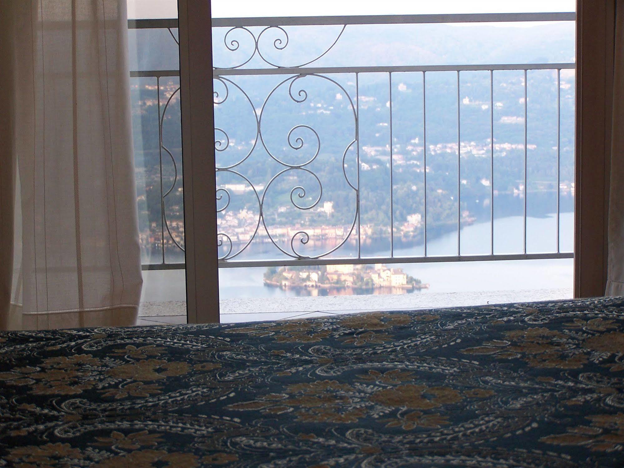 Hotel Panoramico Lago D'Orta (Adults Only) Madonna Del Sasso Dış mekan fotoğraf