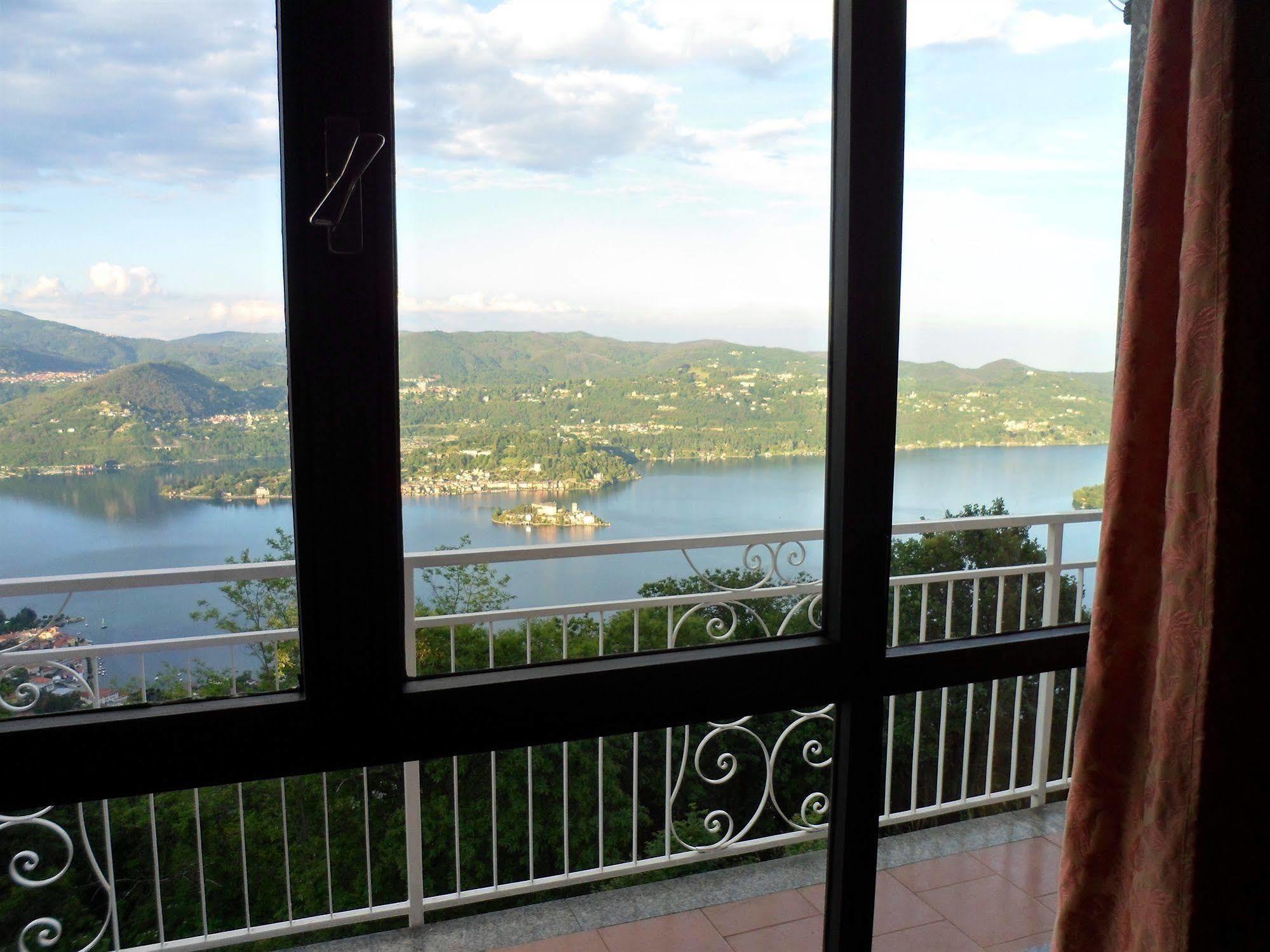 Hotel Panoramico Lago D'Orta (Adults Only) Madonna Del Sasso Dış mekan fotoğraf